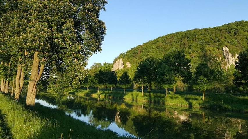Ganze Wohnung, Ferienwohnung Schäffer - Ferienwohnung mit Klimaanlage und Freisitz im Garten in Essing, Altmühltal