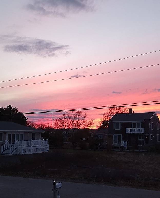 Cozy Loft for 4, 2 min to beaches, Une, town, dining, outlets, fishing, hiking.. in Biddeford, York County