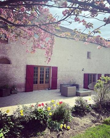 Gîte pour 8 personnes, avec piscine ainsi que jardin et vue, animaux acceptés à Menetou-Salon