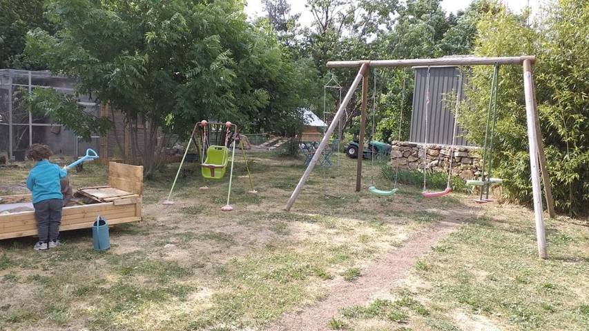 Location de vacances pour 7 personnes, avec vue et jardin à Gluiras - 3