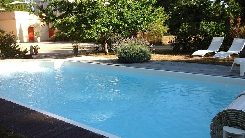 Gîte pour 6 personnes, avec terrasse ainsi que piscine et jardin dans l' Ain - 2