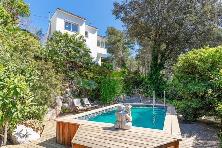 Chalet para 6 personas, con jardín y terraza, Se admiten mascotas en Olivella