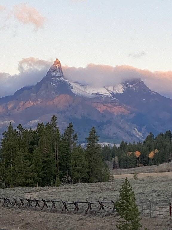 Yellowstone Base Camp- Cabin located on the Chief Joseph Highway in Cody (WY), Absaroka Range