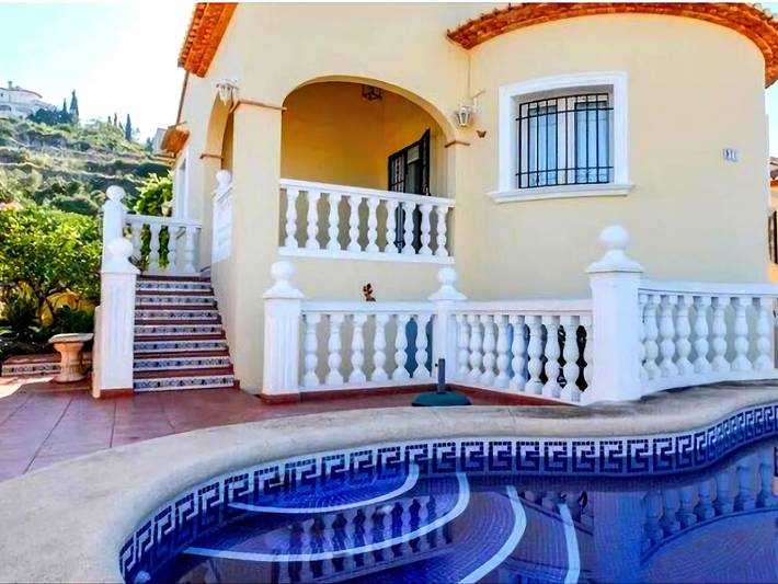 Chalet voor 6 personen, met tuin en zwembad aan de Costa Blanca