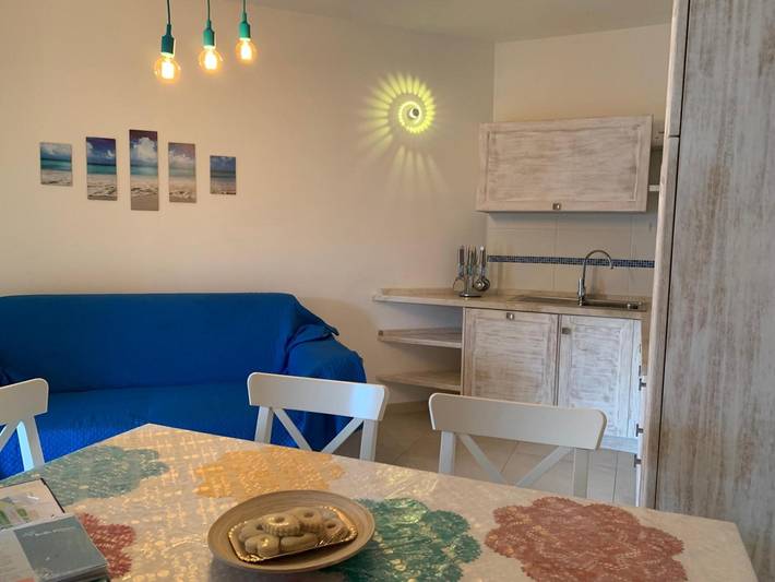 Entire apartment, Turquoise&Wood Stylish House – Modern Apartment with Pool View in Limpiddu in Limpiddu, Budoni