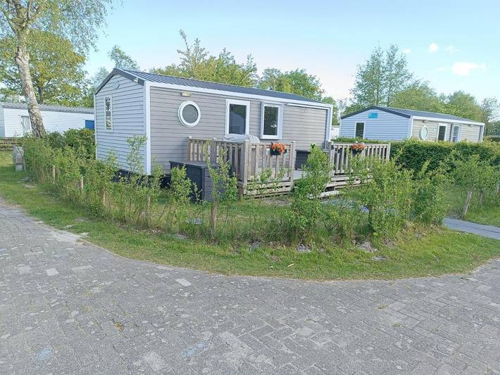 Chalet voor 4 personen, with Terras and Tuin as well as Uitzicht in Lauwersoog