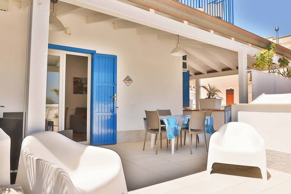 Appartement entier, Typical apartment in villa 200 meters from the sea wifi Zc in Castellammare del Golfo, Province de Trapani