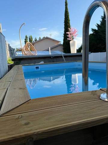 Chalet pour 4 personnes, avec piscine ainsi que jardin et jacuzzi, animaux acceptés dans Allier