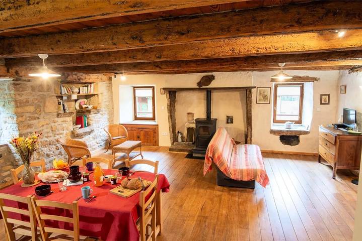 Gîte pour 6 personnes, avec piscine et terrasse, animaux acceptés à Barjac (Lozère) - 2