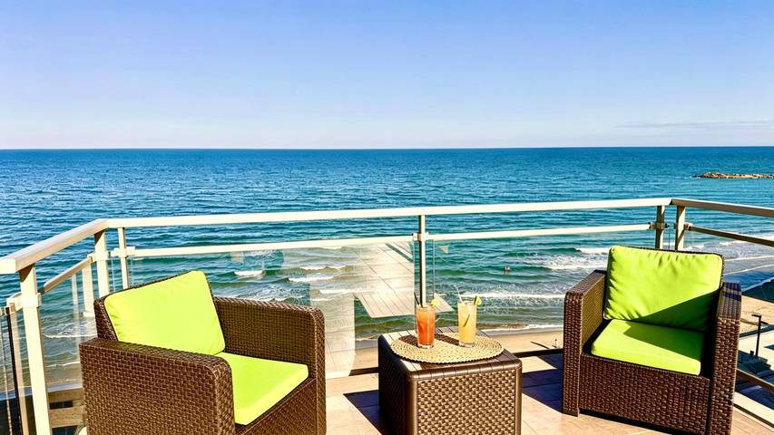 Apartamento vacacional entero, Apartamento de vacaciones para 6 personas con terraza in Playa Morro de Gos, Oropesa del Mar