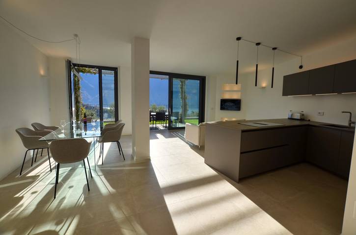 Gîte pour 4 personnes, avec terrasse et sauna ainsi que vue sur le lac et jardin à Lenno - 4