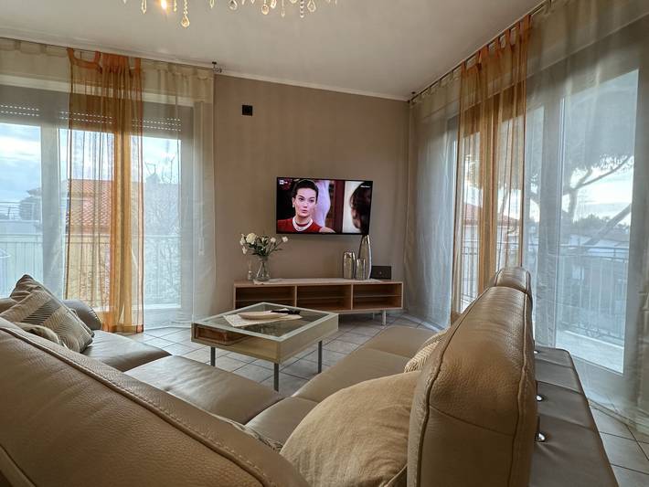 Ferienwohnung für 6 Personen, mit Balkon und Garten in Marina di Massa - 4