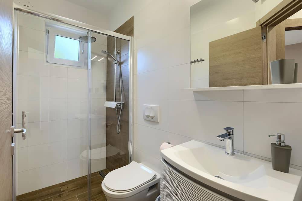 Free heated pool, 3 km from the sea, barbecue, Wifi, billiards, Wlan in Pula, Pula-Medulin
