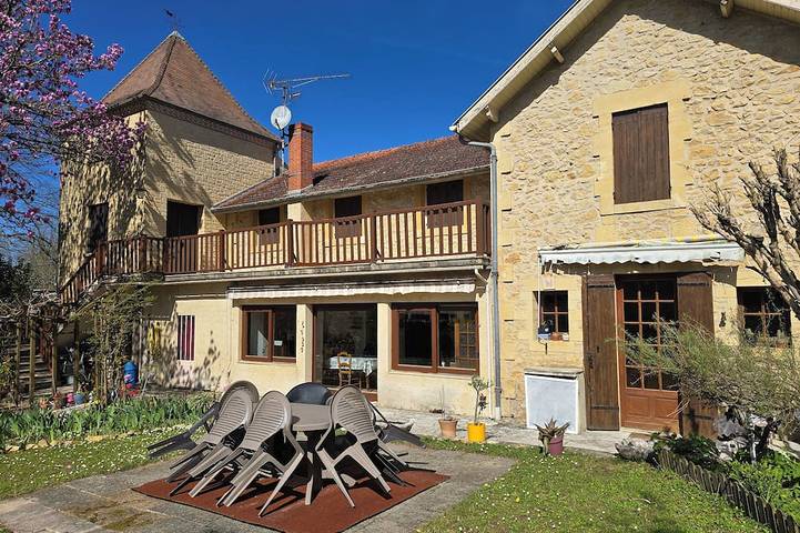Chambre d’hôte pour 6 personnes à Couze-et-Saint-Front
