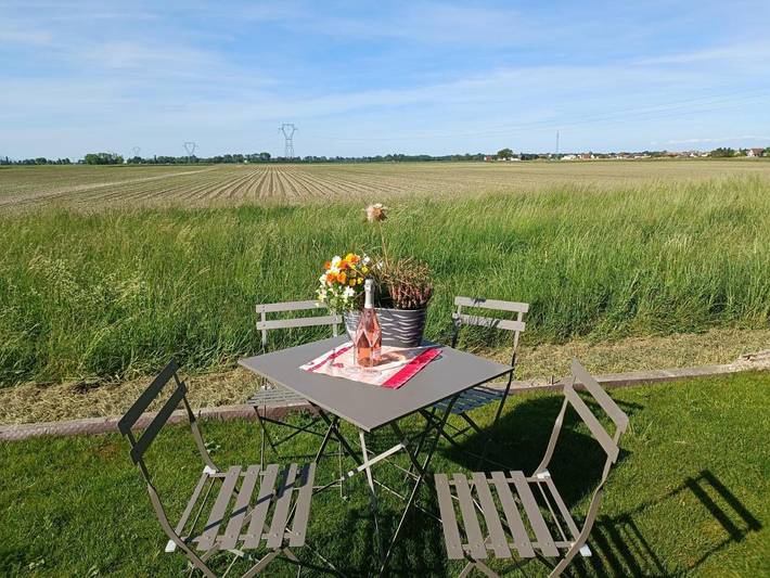 Gîte pour 3 personnes, avec Terrasse ainsi que Jardin et Vue à Urschenheim