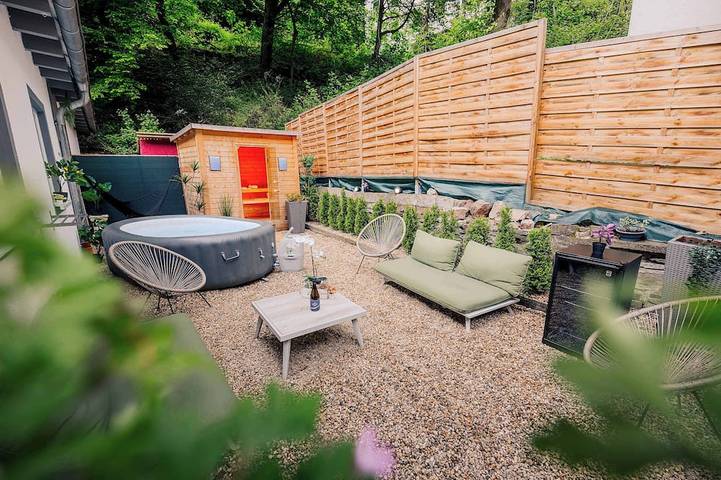 Chalet für 20 Personen, mit Whirlpool und Balkon sowie Garten, mit Haustier in Bendorf