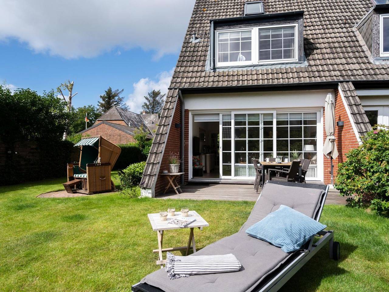 Meeresgarten - Modernes Haus für 6 Pers. mit Terrasse, Pkw-Stellplatz, Wlan, Haustiere erlaubt. in Tinnum, Sylt (Gemeinde)