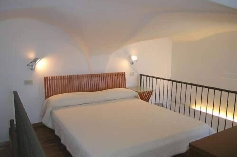 Entire apartment, Conca \"Amalfi 51\" Amalfi Coast in Conca dei Marini, Amalfi Coast