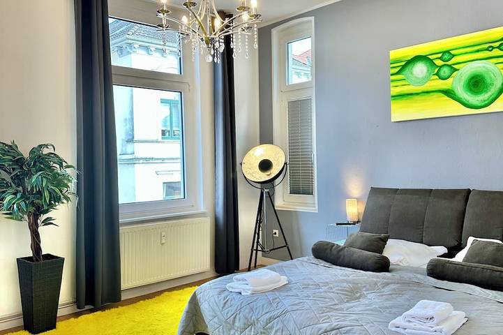 Ganze Wohnung, Geräumiges City-Apartment mit 2 Badezimmer und Parkplätzen in Oldenburg, Niedersachsen