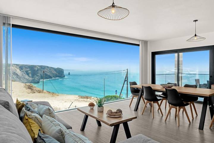 Ferienwohnung für 6 Personen, mit Balkon und Terrasse sowie Ausblick in Arrifana - 2