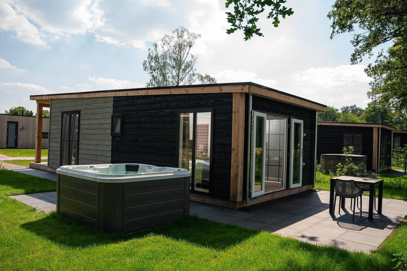 Ganze Wohnung, Wellness Lodge jacuzzi, sauna and sunsho in Rijssen, Sallandse Heuvelrug