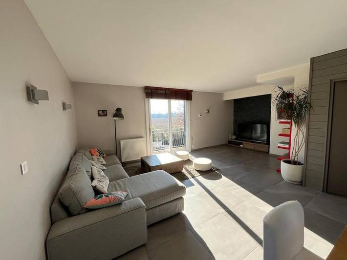 Location de vacances pour 11 personnes, avec Balcon et Terrasse ainsi que Jardin et Piscine à Terssac