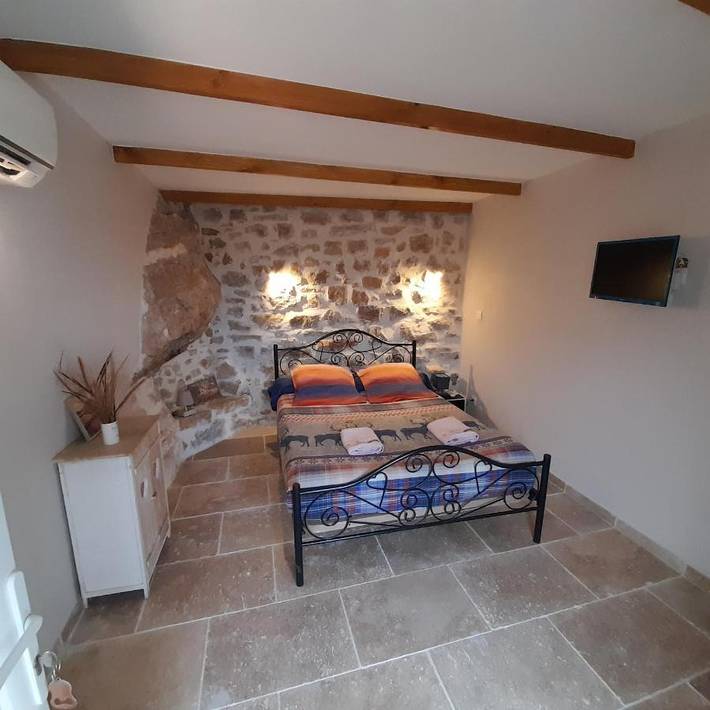 Chambre d’hôte pour 2 personnes, avec jardin et vue sur le lac ainsi que piscine et vue à Lodève
