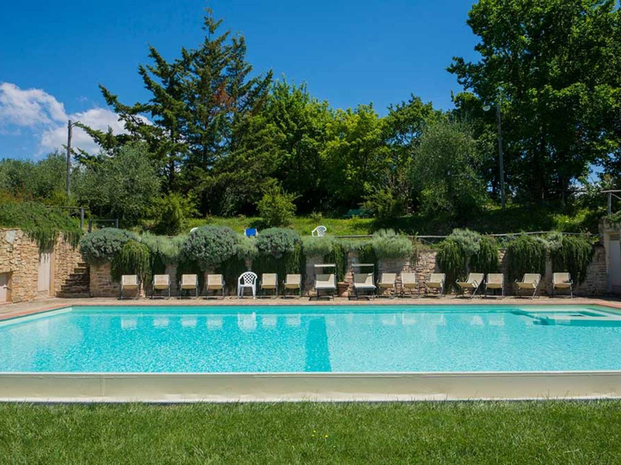 Appartamento intero, Agriturismo Il Melo con vista sulle montagne, piscina in comune e Wi-Fi in Bagno a Ripoli, Firenze province