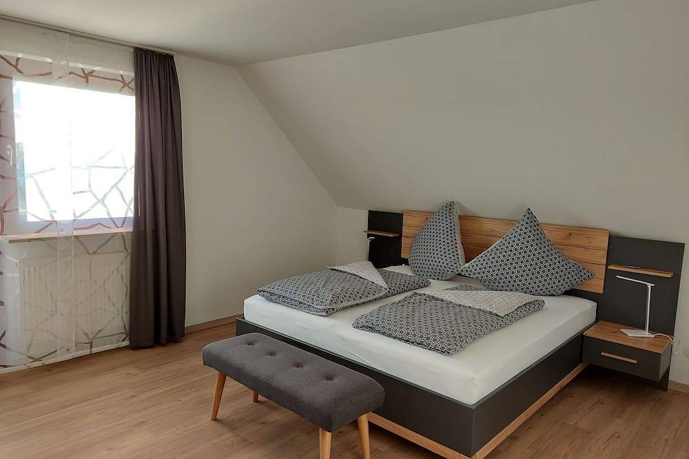 Ganze Wohnung, Ferienwohnung mit Balkon  95m², für 2-6 Personen  ​in der Fränkischen Schweiz in Ahorntal, Frankenalb