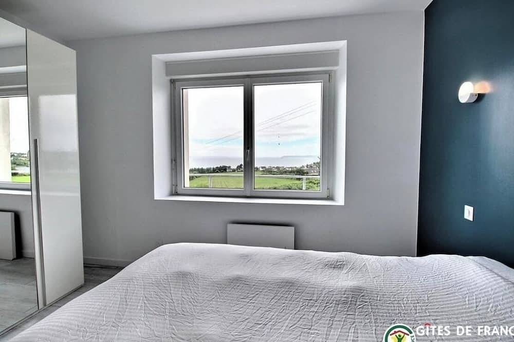 Stunning Sea View Home Just 5 Minutes from the Beach in Telgruc-sur-Mer, Iroise