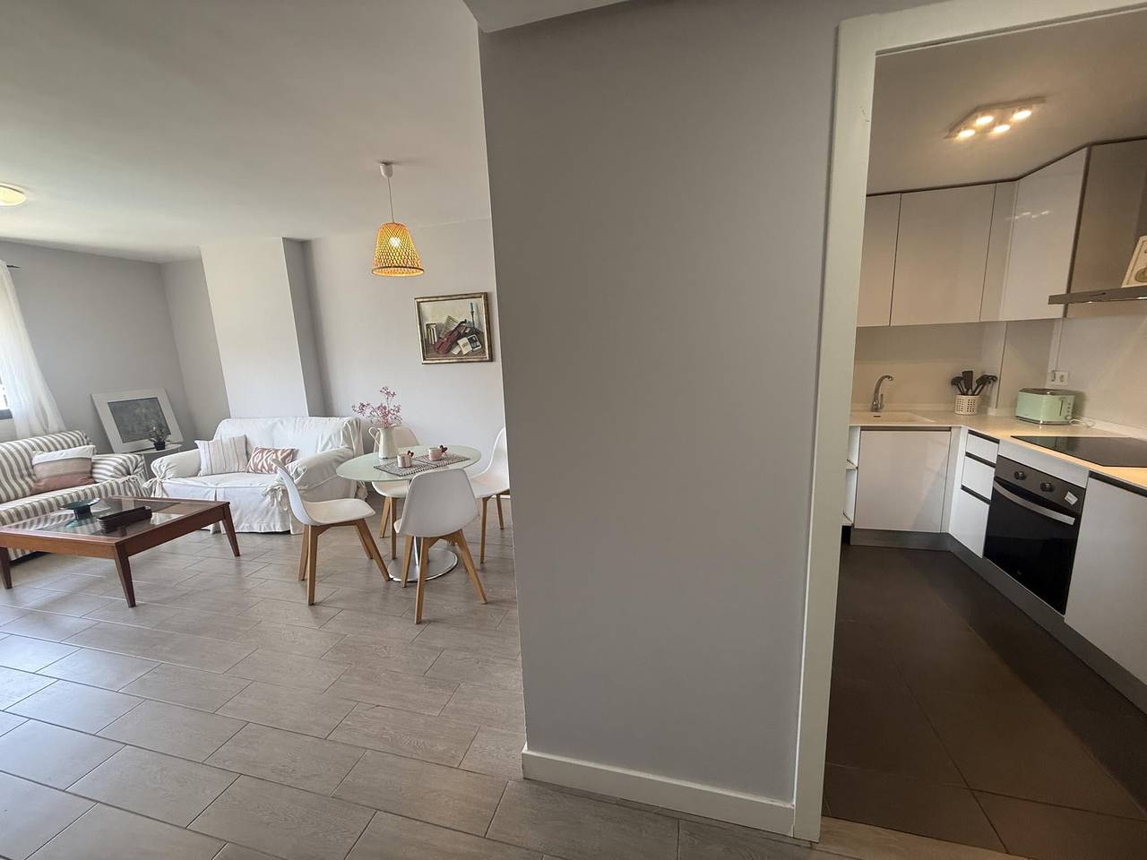 Stylish Apartment with Pool & Parking near San Juan Beach Pau 5, foto 10