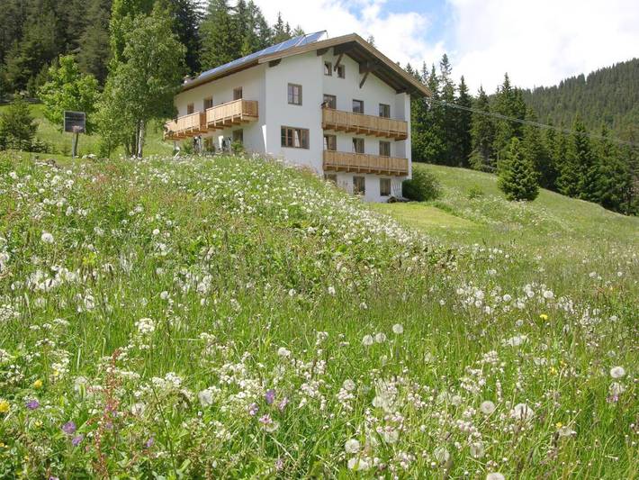 Bauernhof für 4 Personen, mit Balkon und Terrasse sowie Garten und Pool in Nauders