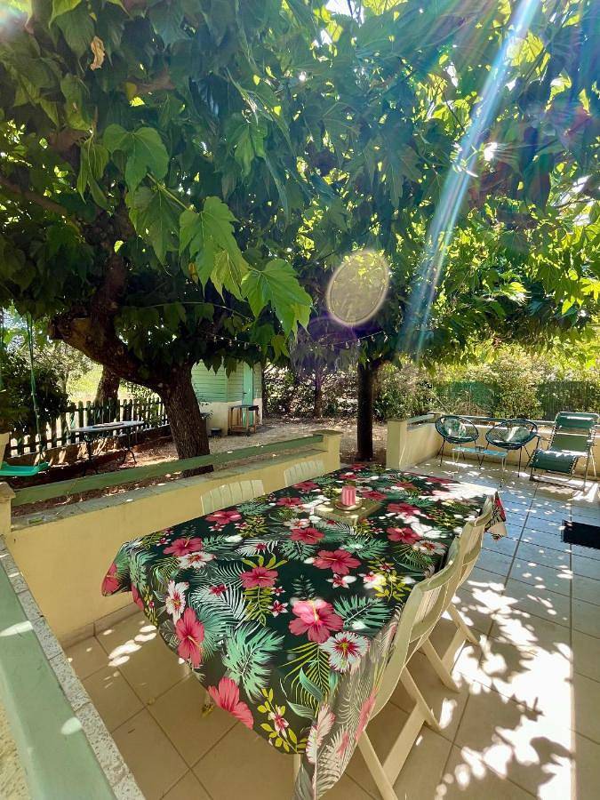 Casa de vacaciones para 4 personas, con vistas además de jardín y terraza - 1