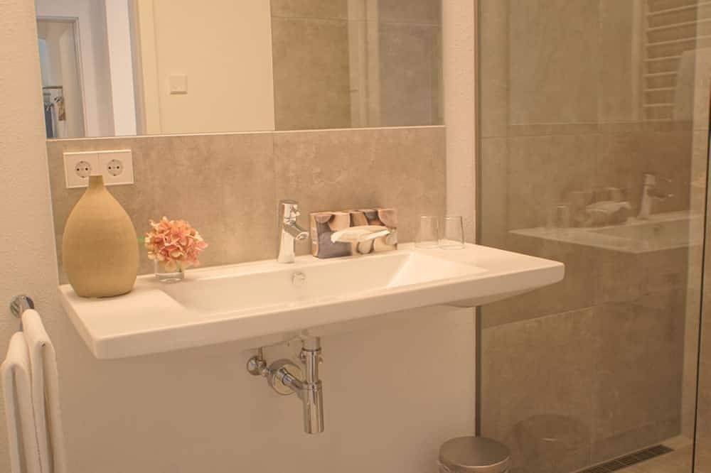 Ganze Wohnung, Suite 1, bis 8 Personen, Balkon, Maisonette, 105 qm in Waging am See, Rupertiwinkel