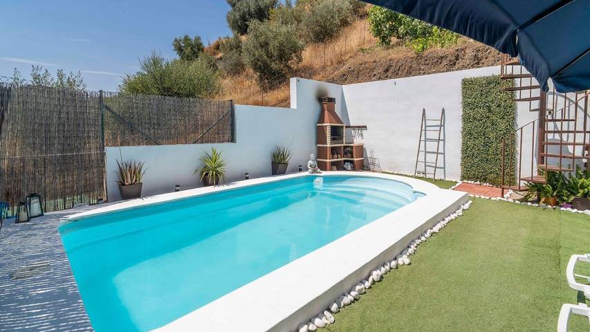 Casa rural para 6 personas, con balcón/terraza y piscina en Canillas de Aceituno - 2