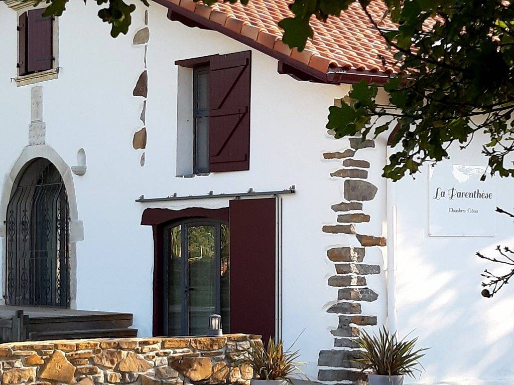 "La Parenthèse", gîtes et chambres d'hôtes - Chambre Urdina in Bardos, Région de Bayonne