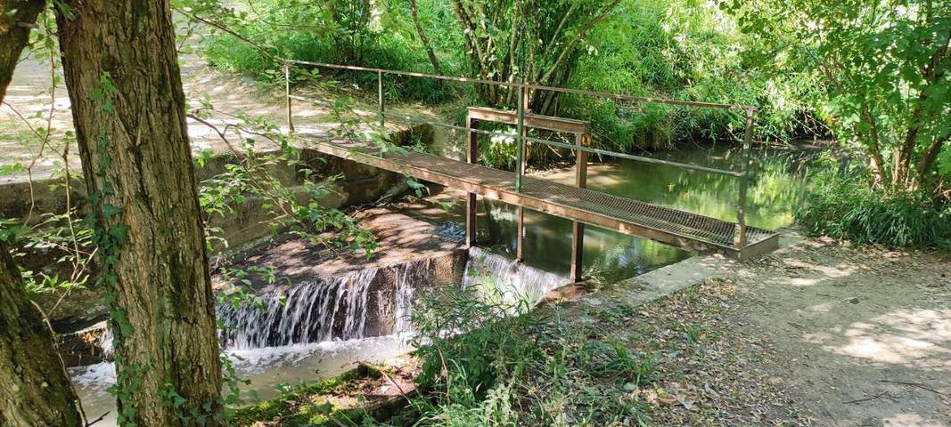 Location de vacances pour 4 personnes, avec vue et jardin à Dagneux - 2