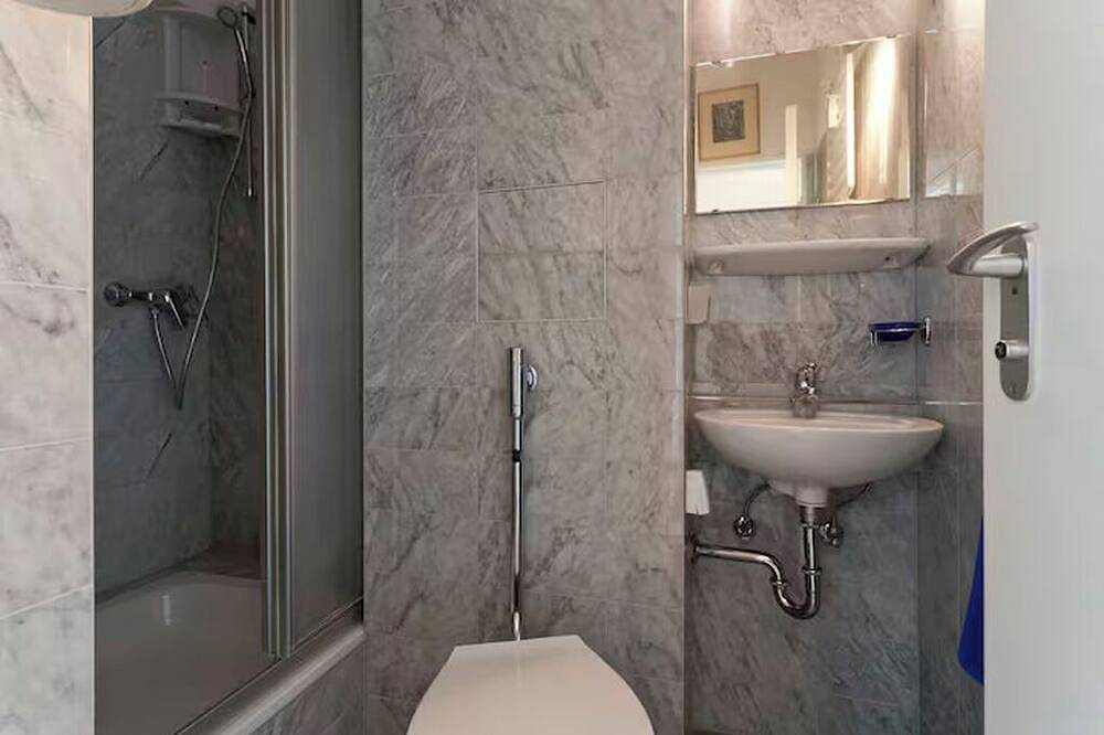 Ganze Wohnung, Studioapartment nahe der Spree im kleinen Hansaviertel in Hansaviertel Berlin, Berlin