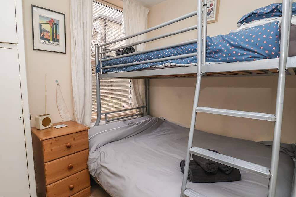Sea Front Apartment, pet friendly, country holiday cottage in Hornsea in Hornsea, Östliches Yorkshire