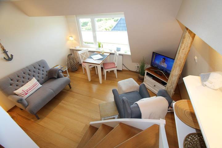 Ganze Wohnung, Geschmackvoll eingerichtetes Zwei-Zimmer-Appartement im Süden Wenningstedts in Wenningstedt, Sylt
