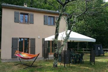 Gîte pour 9 personnes, avec jardin et terrasse à Saint-Frézal-de-Ventalon