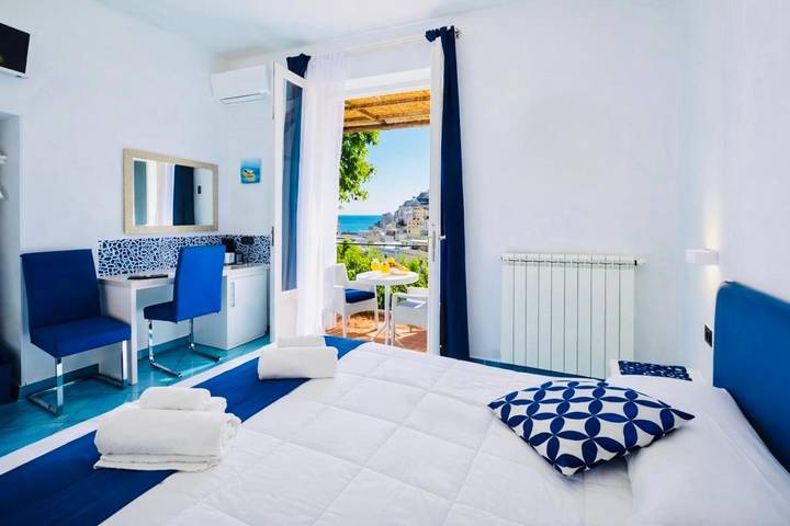 Location de vacances pour 5 personnes, avec jardin ainsi que piscine et jacuzzi à Minori