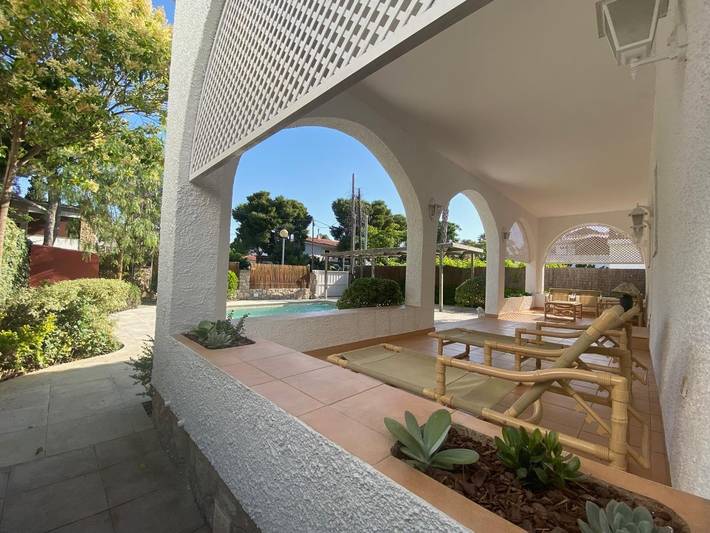 Gîte pour 8 personnes, avec terrasse et piscine à El Vendrell - 3