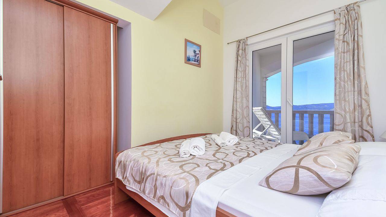 Cały apartament wypoczynkowy, Apartament wakacyjny dla 4 osób z taras in Pisak, Żupania splicko-dalmatyńska