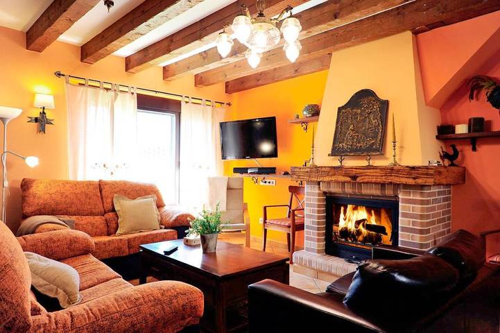 Casa rural para 8 personas, con Terraza además de Jardín y Vistas en El Valle (Soria)