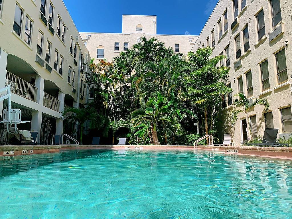 Ganze Wohnung, 🏝Palm Beach Island Condo-Hotel King Bed Studio•Walk to Beach🏖 in Palm Beach, Palm Beach County