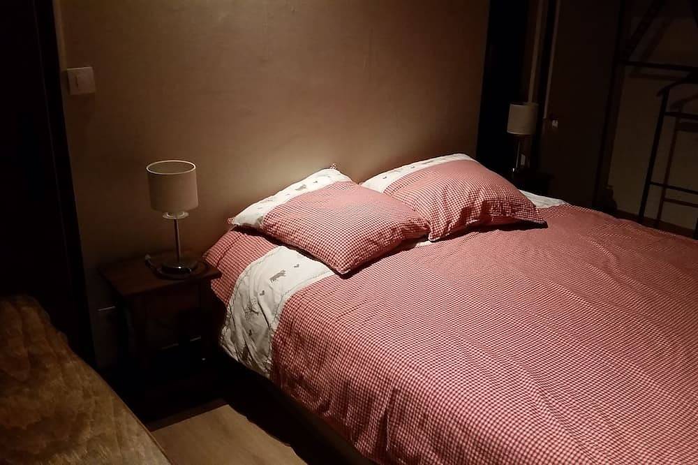 Appartement entier, La Clusaz, Appartement 7 personnes en duplex et au calme, pistes en 7mn à pied in La Clusaz, Région d'Annecy