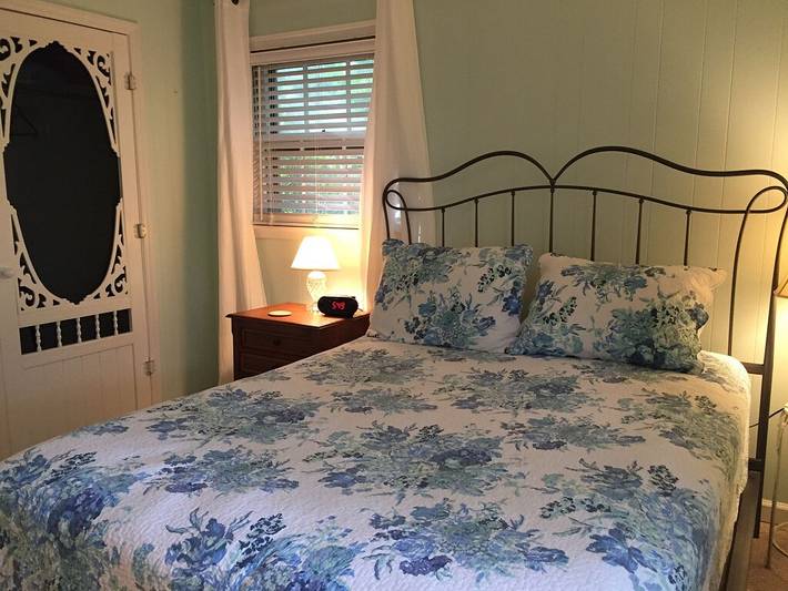 Vacation rental for 10 people, with yard in Emerald Isle