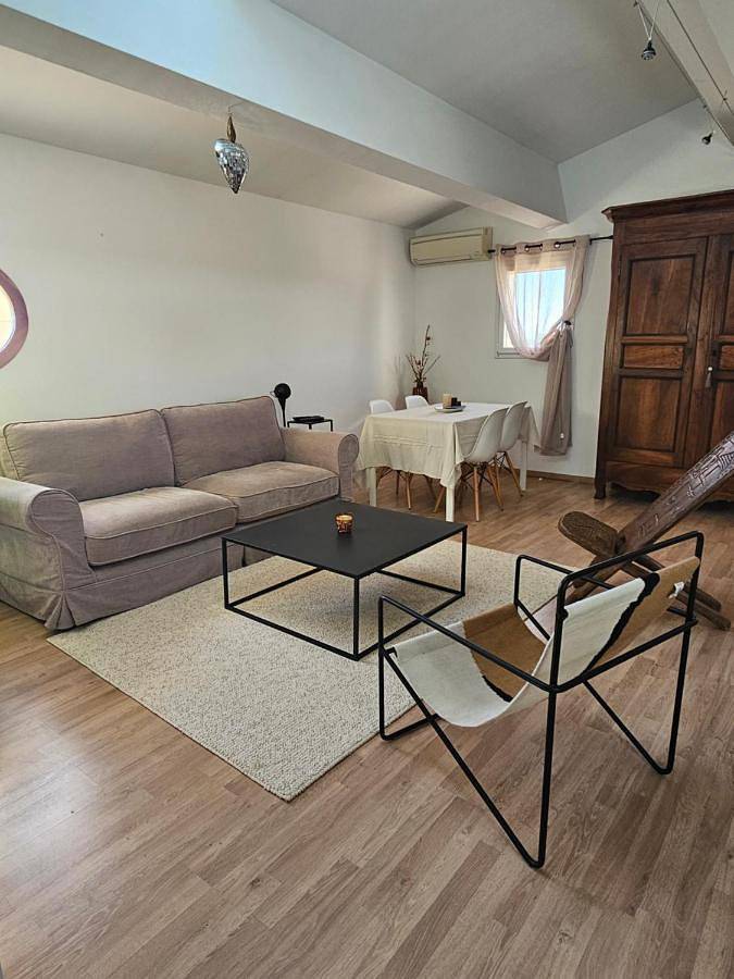 Location de vacances pour 4 personnes, avec jardin à Saint-Pantaléon-les-Vignes