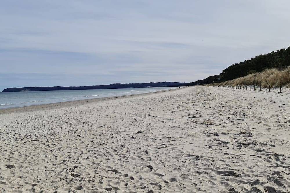 Geheel appartement, Prora 1. Reihe 85 qm Fewo bis 4 Pers. Vollausstattung Neuwertig in Prora, Binz